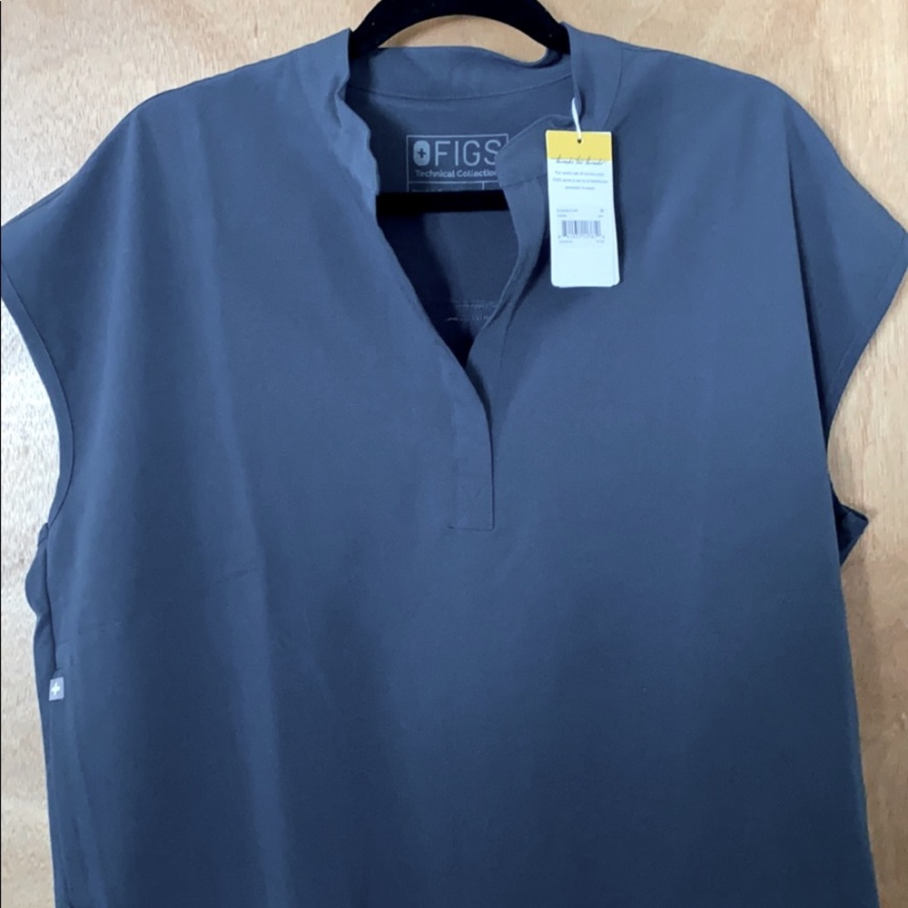 Figs Scrubs Dark Harbor Rafaela Top Medium